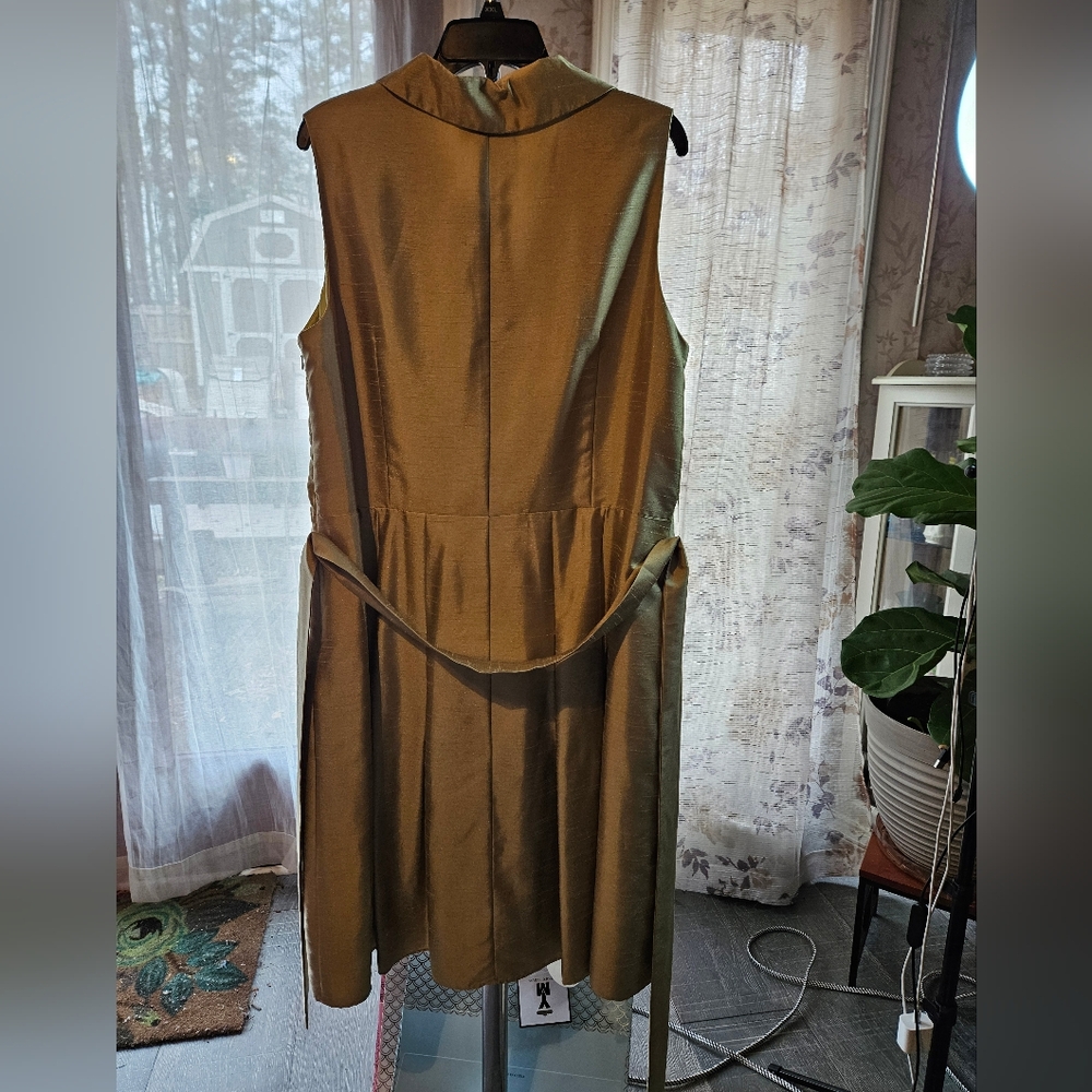 Jessica Howard olive green, no sleeve dress with belt Only. - Picture 11 of 15